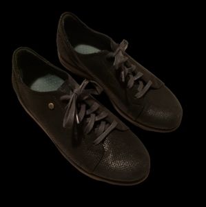 Wolky superheated lace up shiny leather size 41